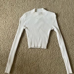 white cropped turtle neck great condition size xs